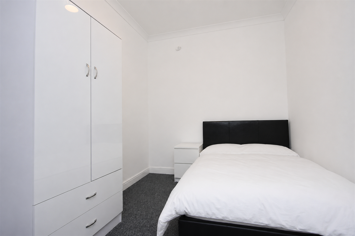 Room Ukraine Road in Salford