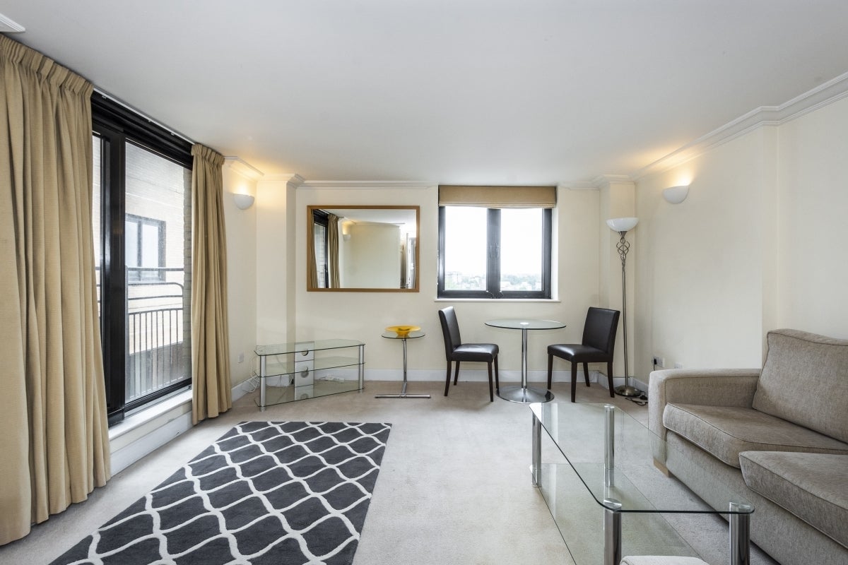 Flat Point W Access Road in Greater London