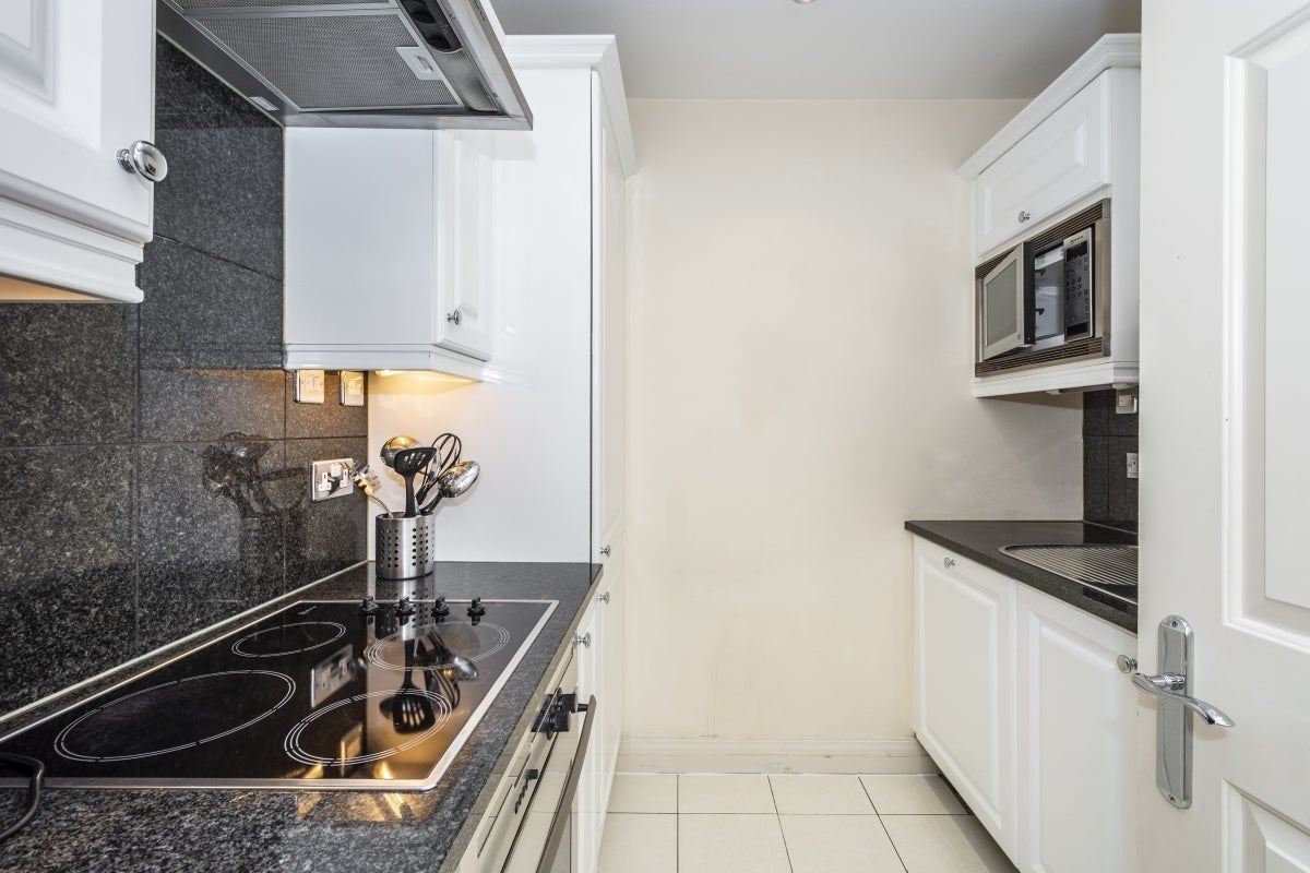 Flat Point W Access Road in Greater London