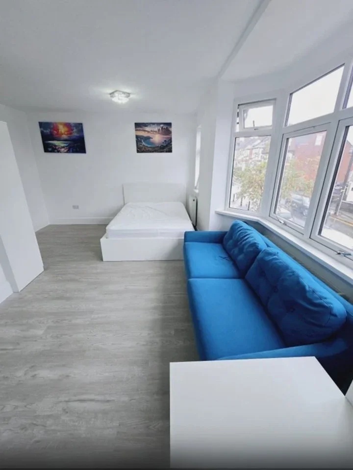 Room Murray Road in Rugby