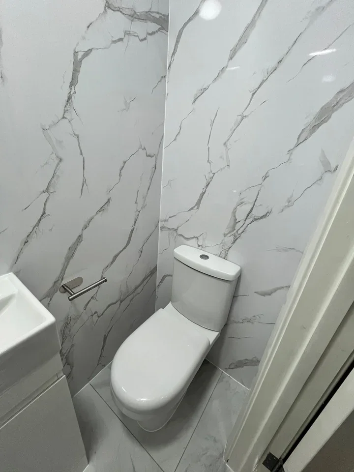 Room Heathcroft Avenue in Borough of Spelthorne