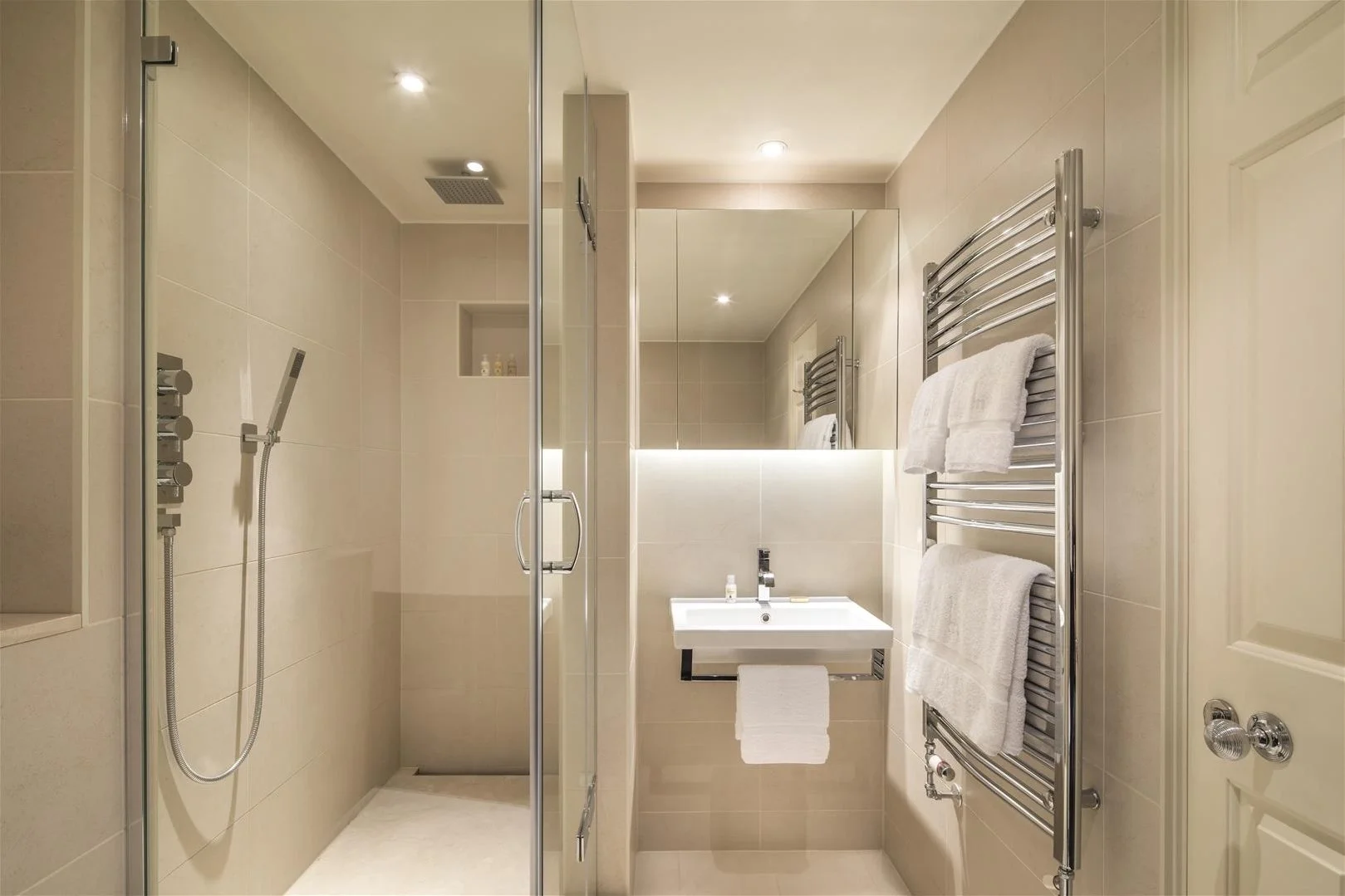 Flat Hertford Street in City of Westminster