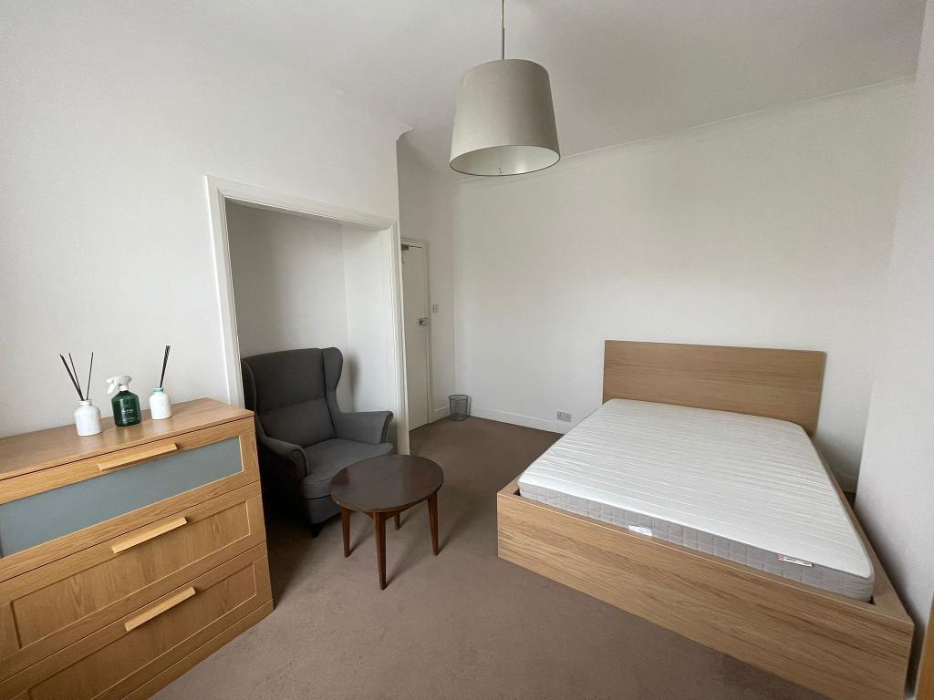 Room Devonport Road in Greater London