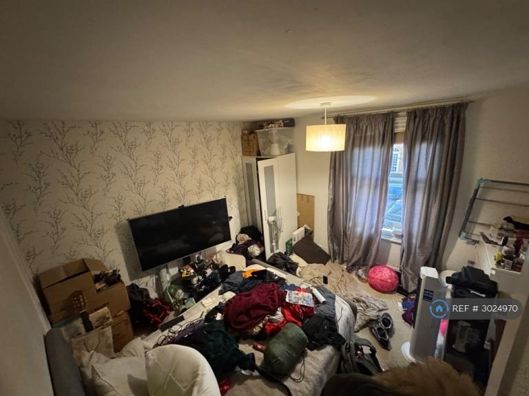 Room Tachbrook Road in Greater London