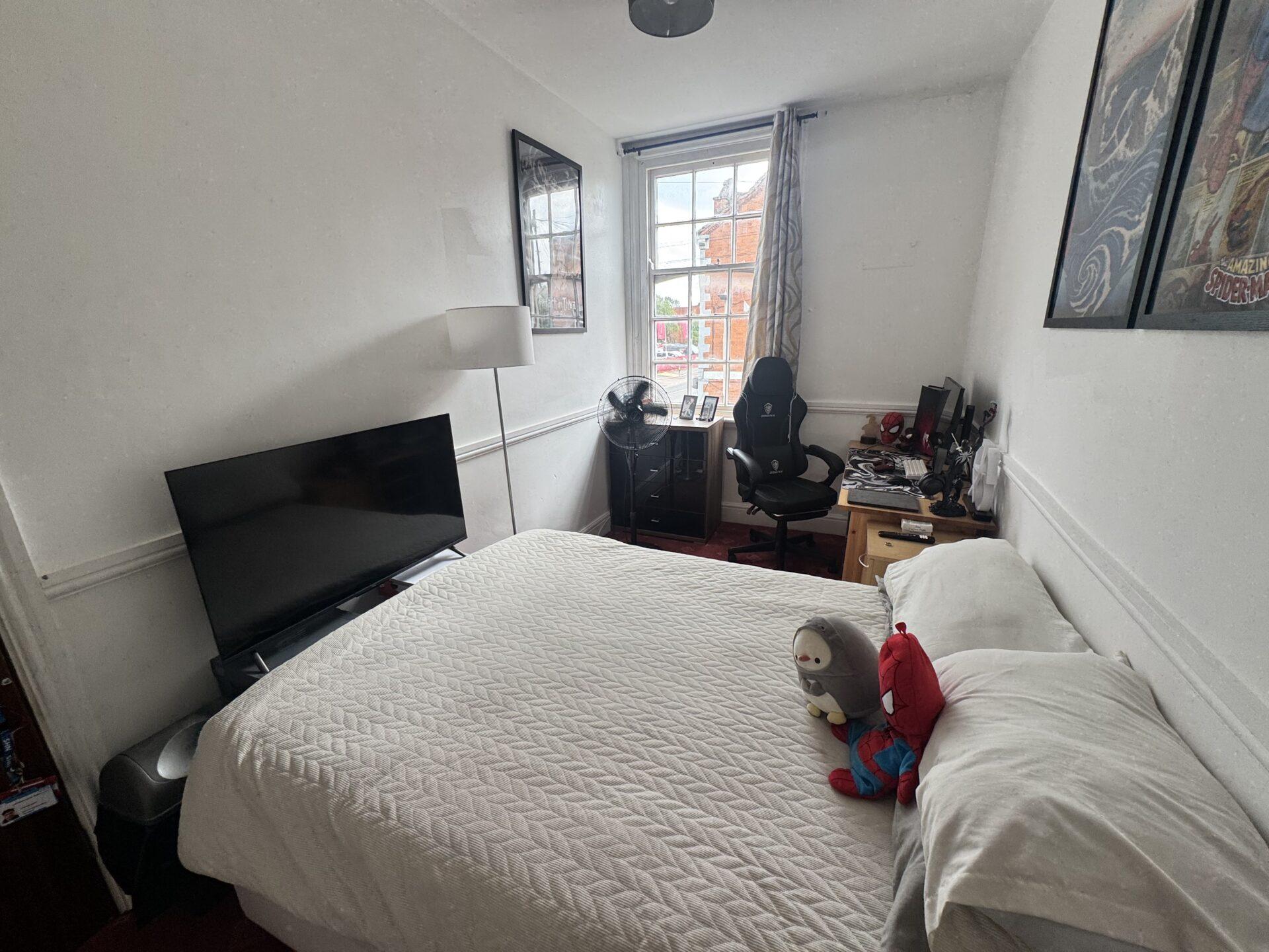 Flat Aylestone Road in Leicester