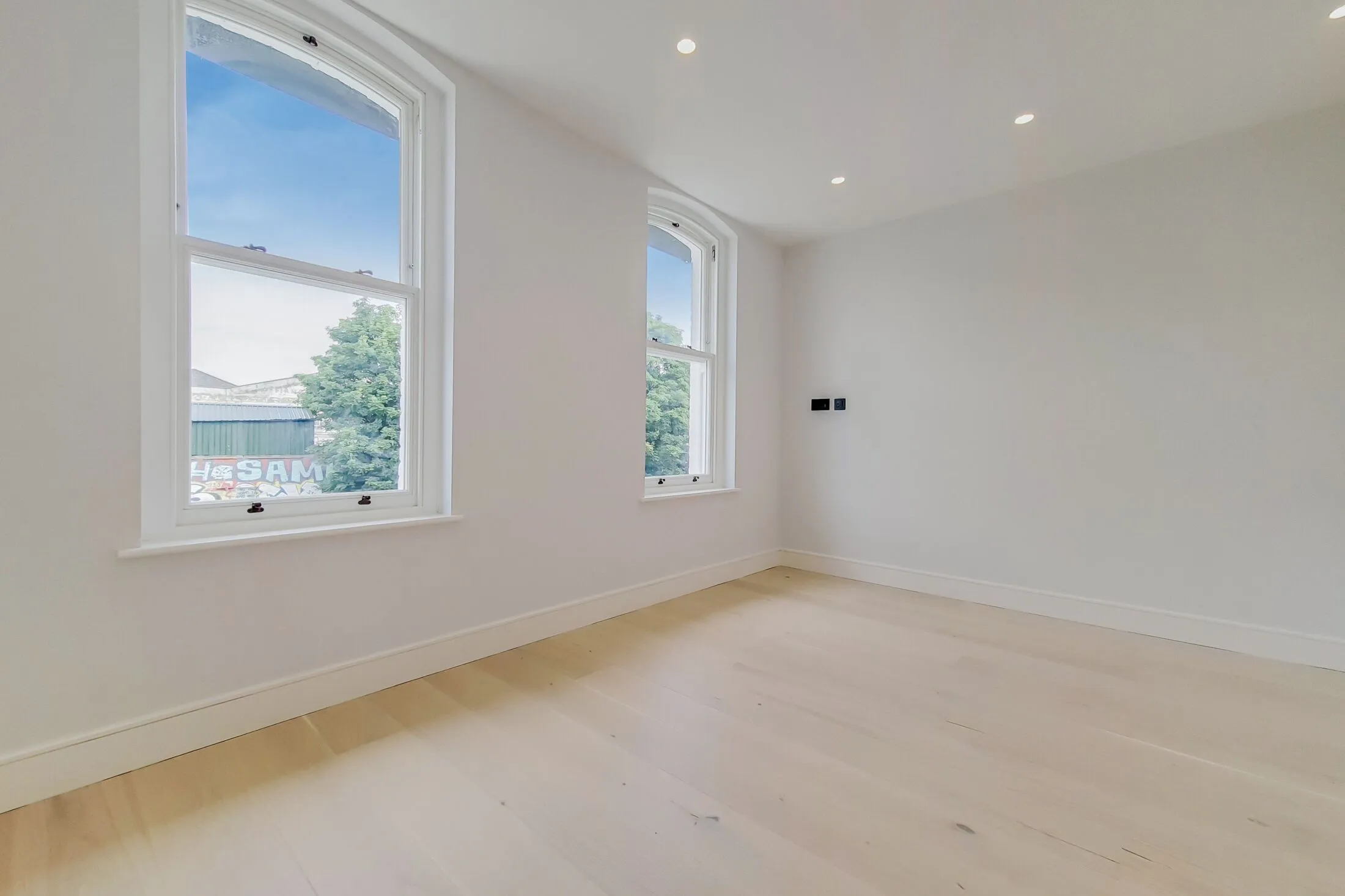 Flat Corbridge Crescent in Greater London