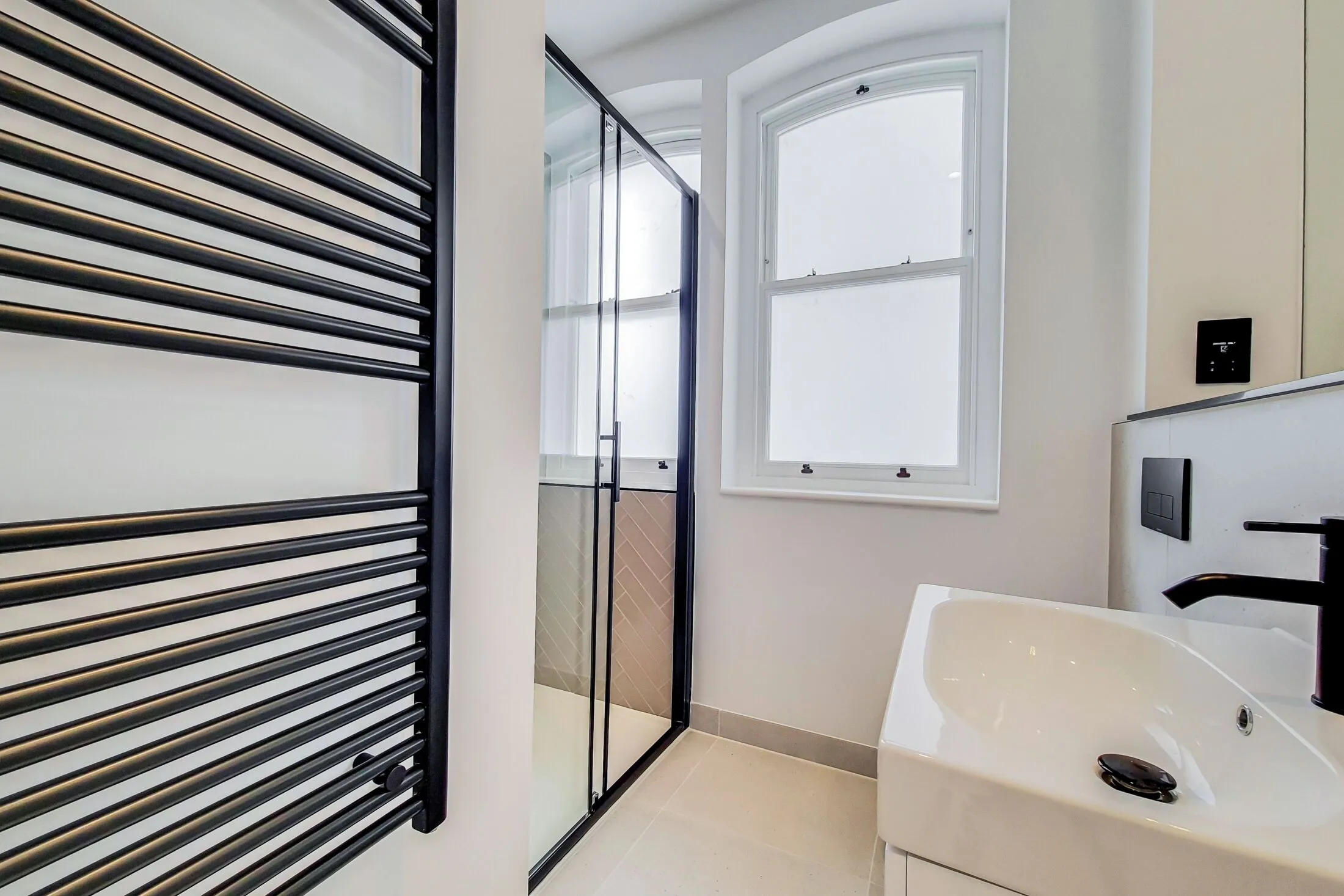 Flat Corbridge Crescent in Greater London
