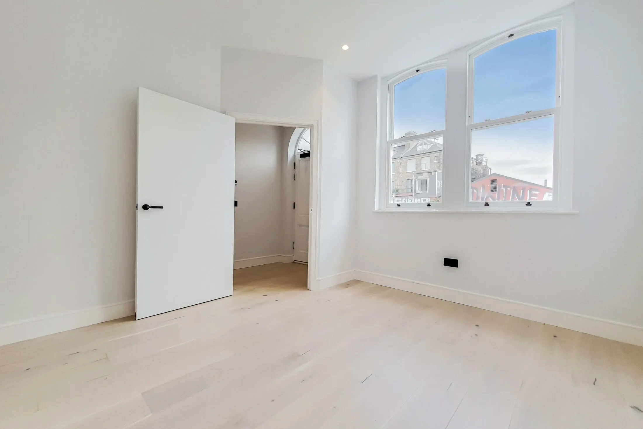 Flat Corbridge Crescent in Greater London