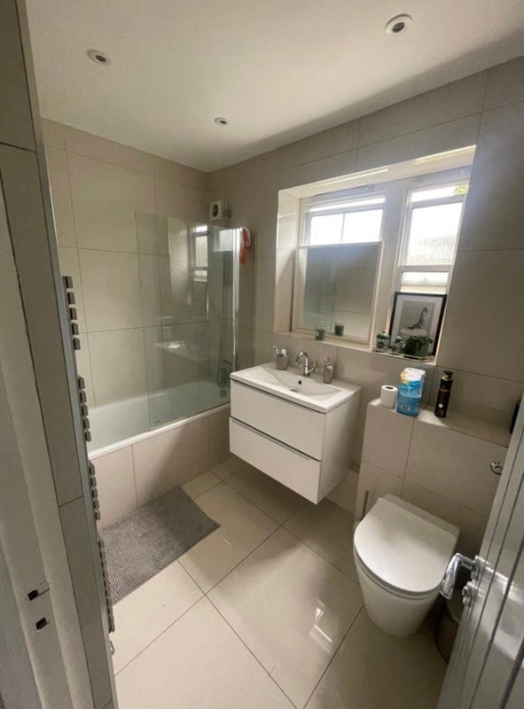 Room Clapham Park Road in Greater London