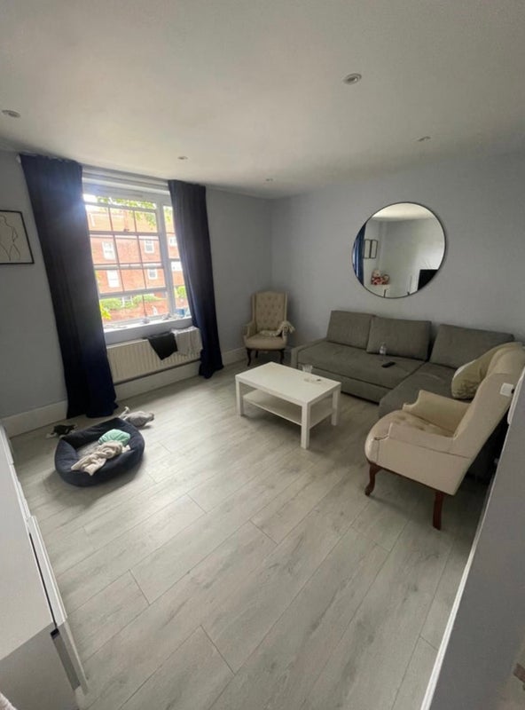 Room Clapham Park Road in Greater London