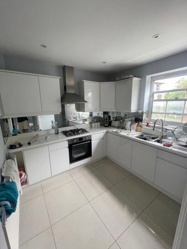 Room Clapham Park Road in Greater London