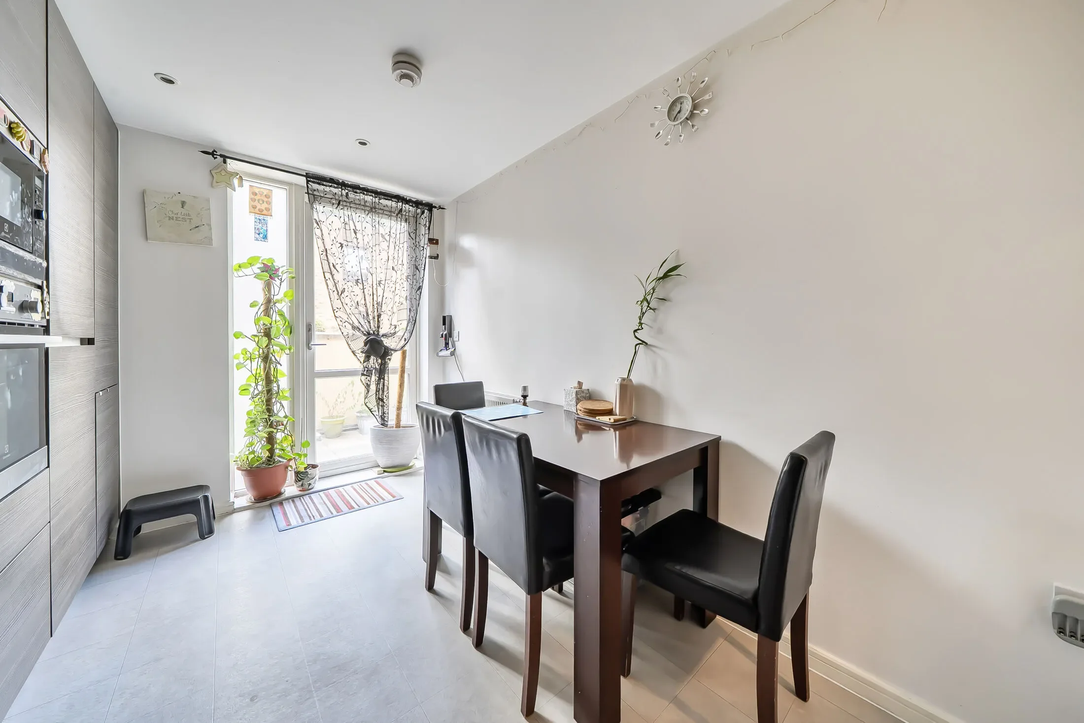 Flat All Saints Road in Greater London