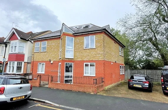 Flat Mill Road in Greater London