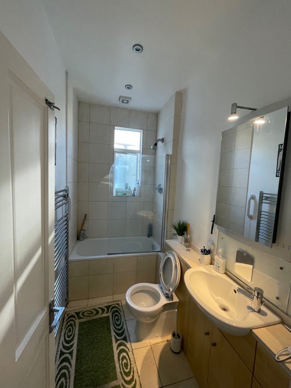 Room Oakmead Road in Greater London