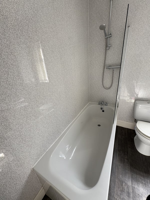 Room Taylor Street in Newcastle-under-Lyme