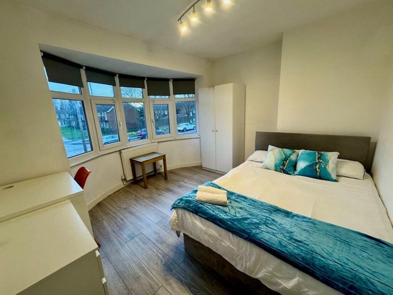 Room Queens Road East in Nottingham