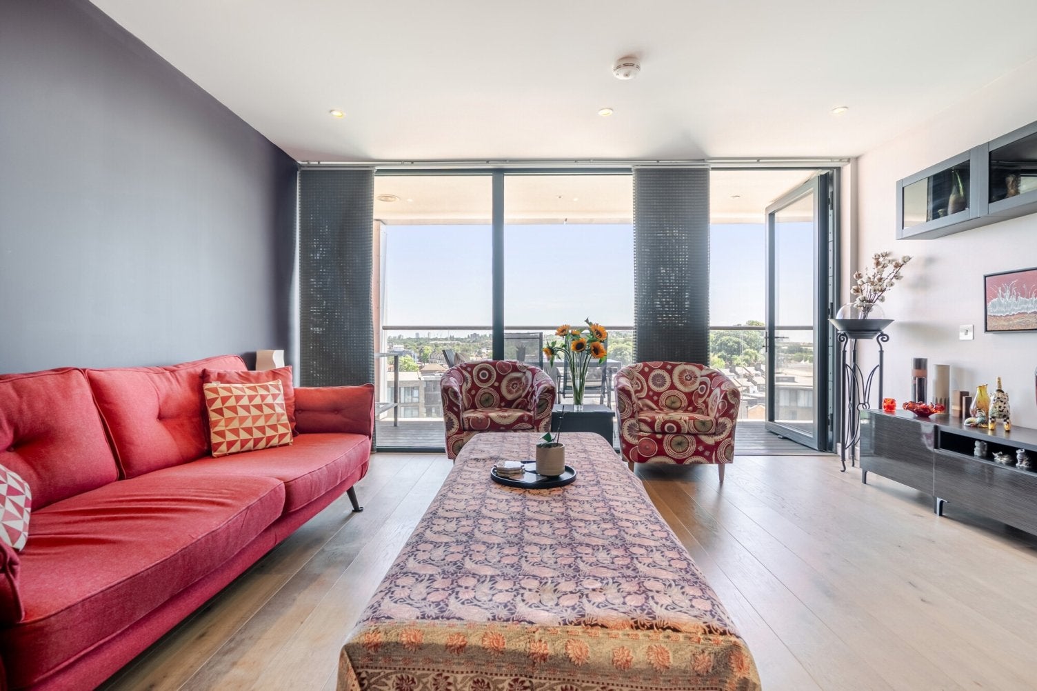 Flat Woolwich Road in Greater London