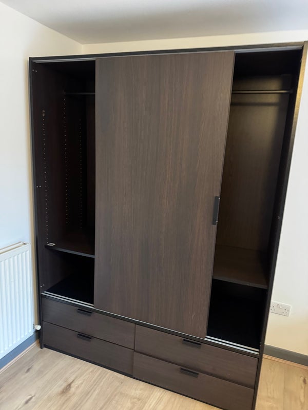 Room Whitechapel Road in Greater London