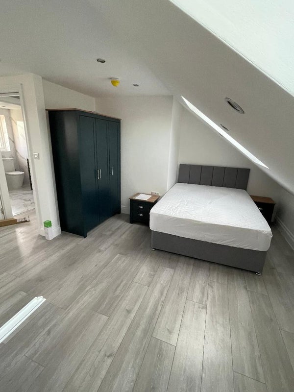 Room Henniker Gardens in Greater London