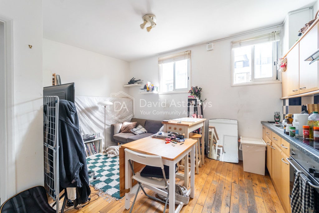 Flat Hampshire Street in Greater London