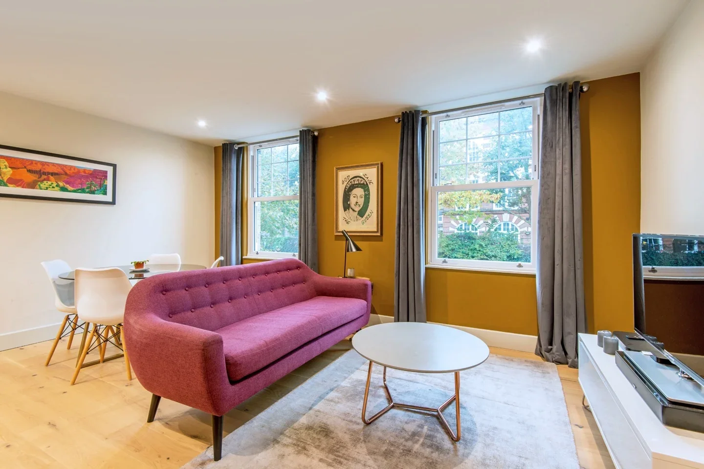 Flat Grove Vale in Greater London