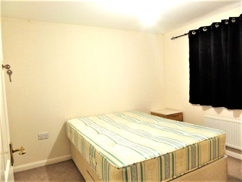 Room Longstork Road in Rugby