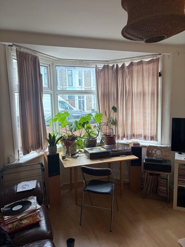 Room Cottrell Road in Bristol