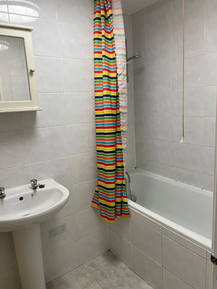 Flat Effingham Road in Greater London