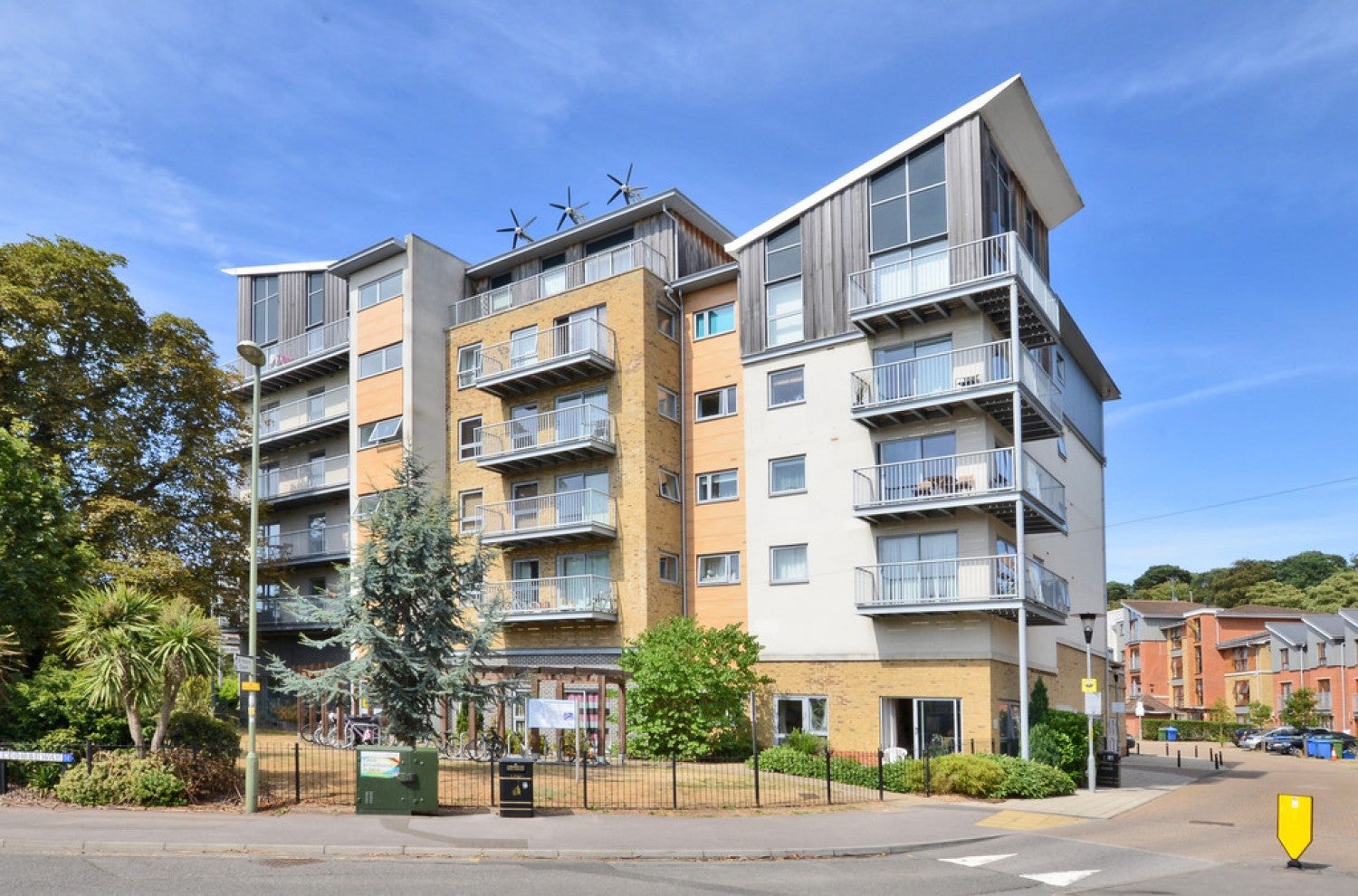 Flat Farnborough Road in Rushmoor