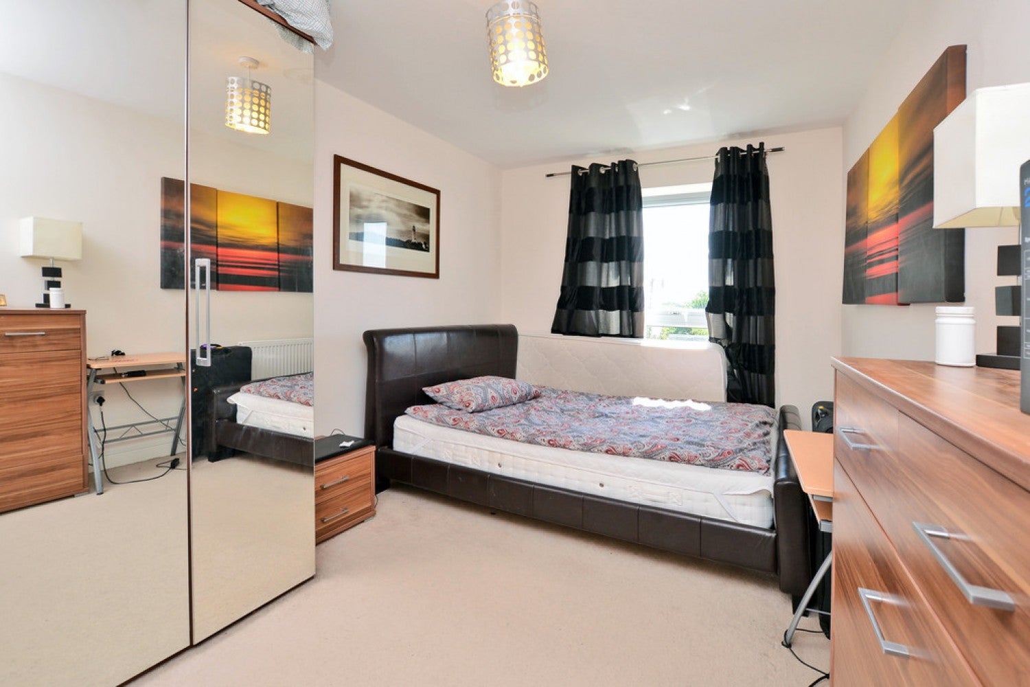 Flat Farnborough Road in Rushmoor