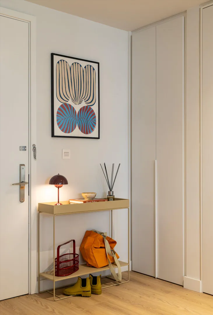 Flat Geron Way in Greater London