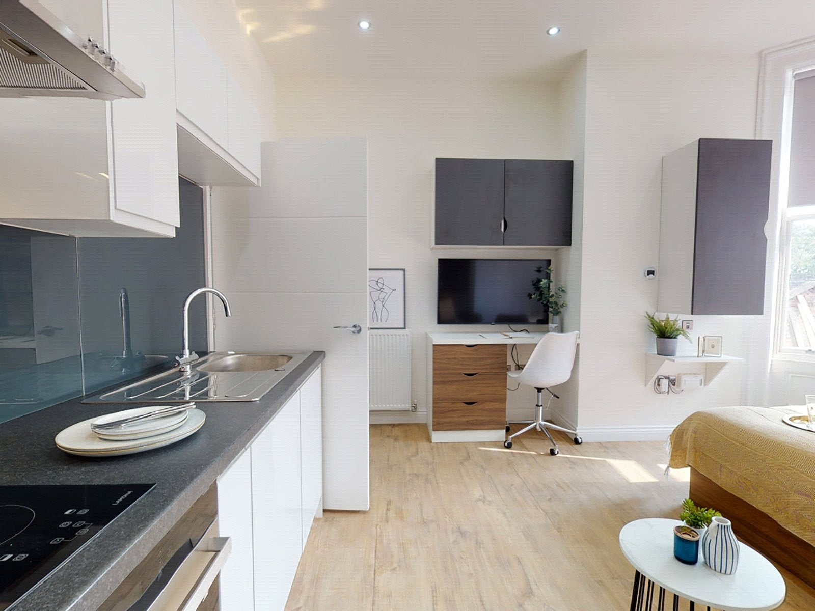 Flat Clarendon Road in Leeds