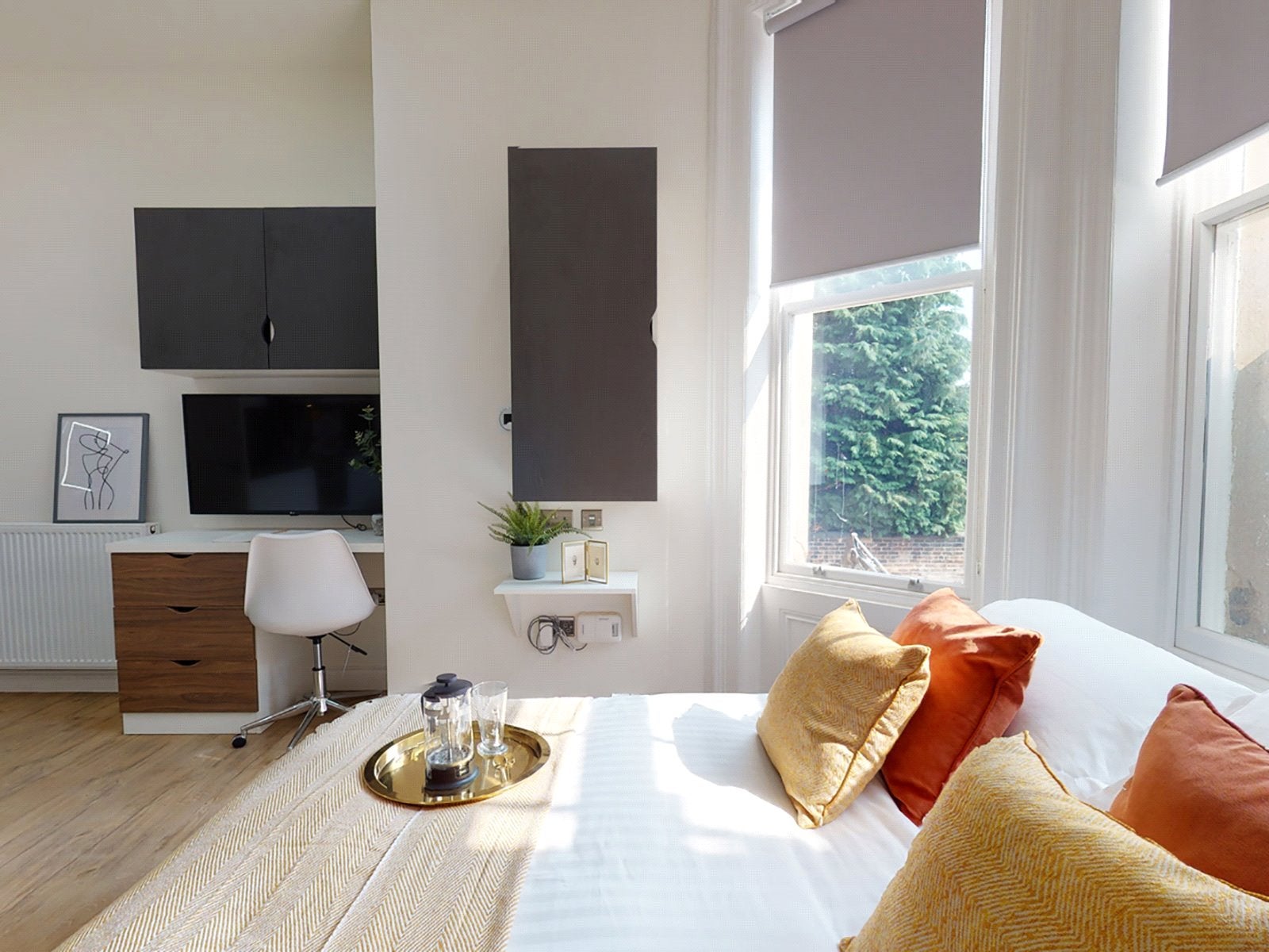 Flat Clarendon Road in Leeds