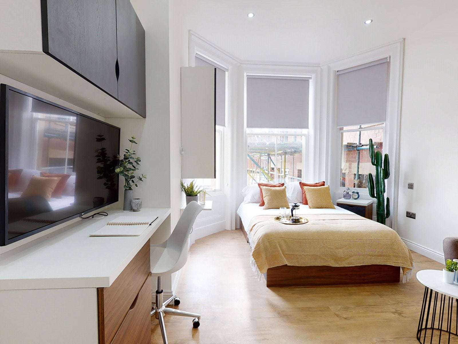 Flat Clarendon Road in Leeds