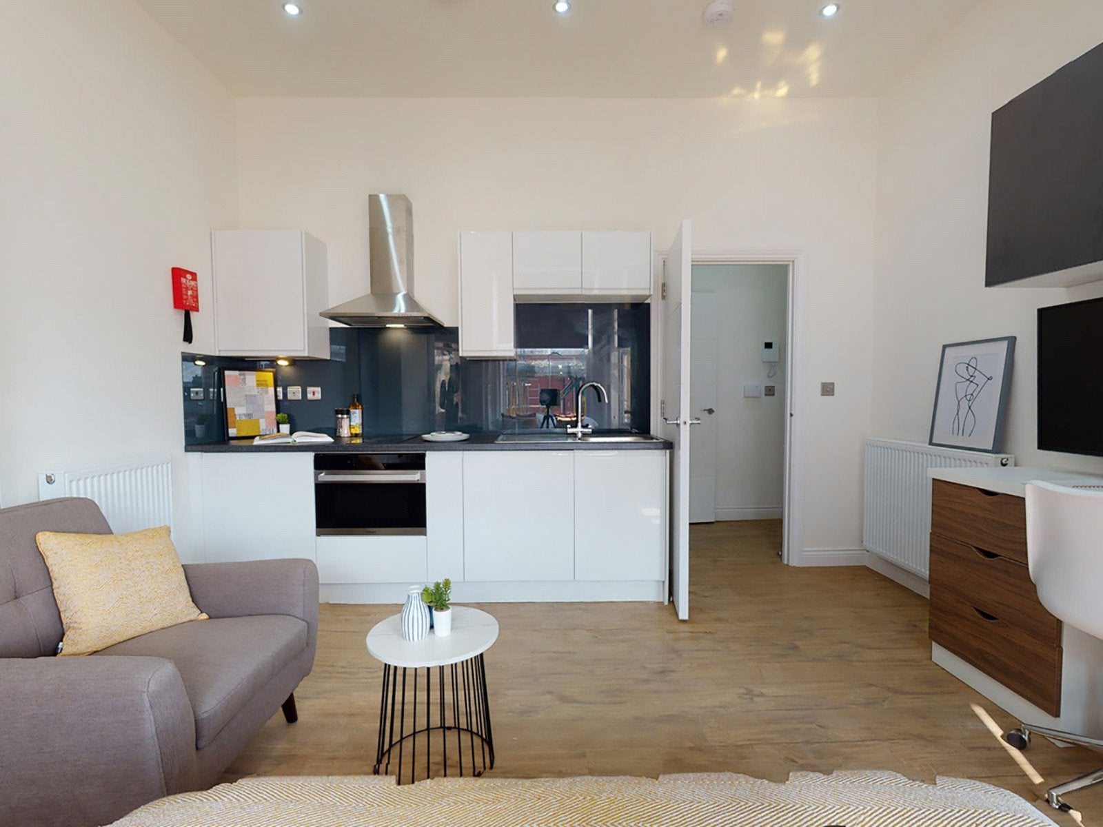 Flat Clarendon Road in Leeds