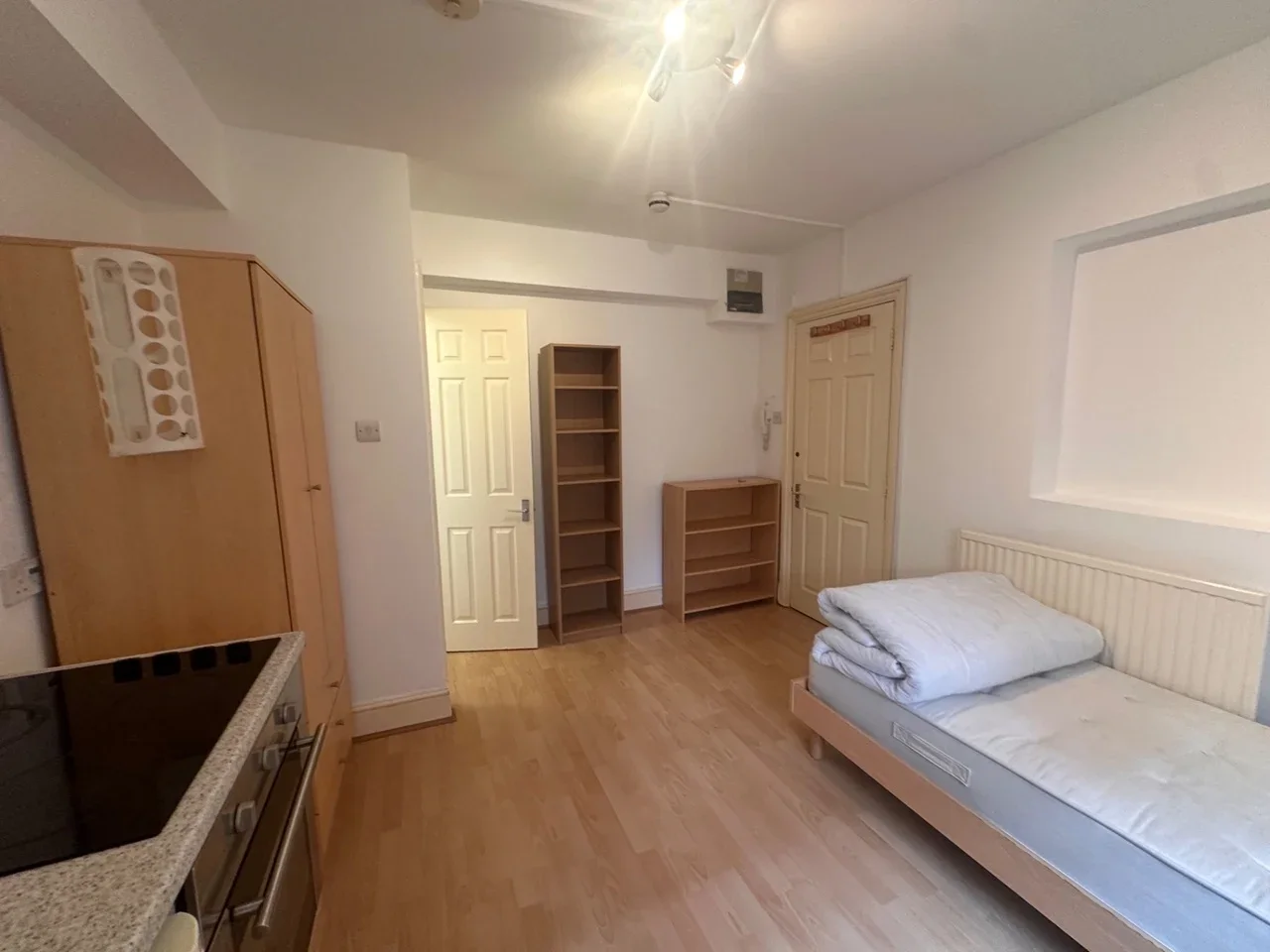 Flat Wrights Lane in Greater London