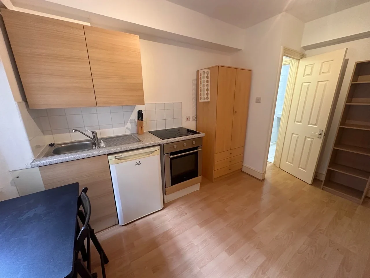 Flat Wrights Lane in Greater London