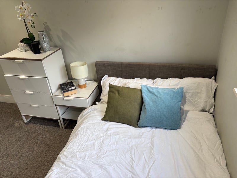 Room Melfort Road in Greater London