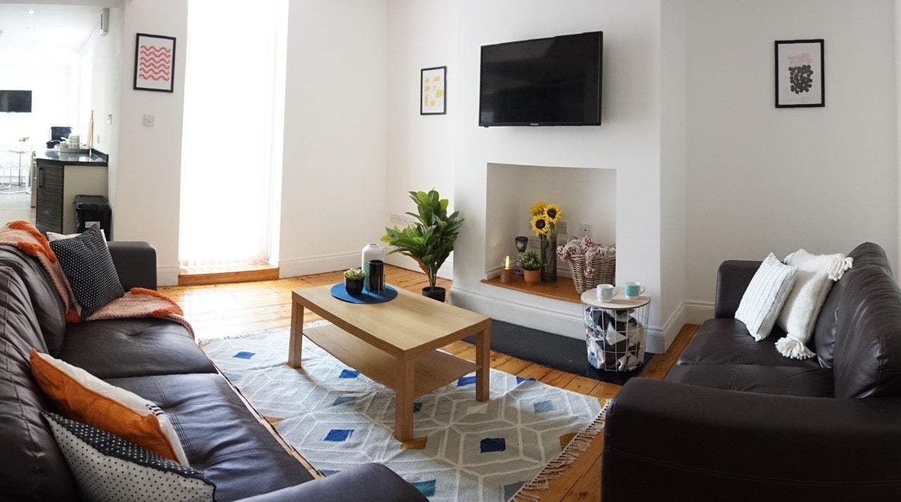 Flat Cardigan Terrace in Newcastle upon Tyne