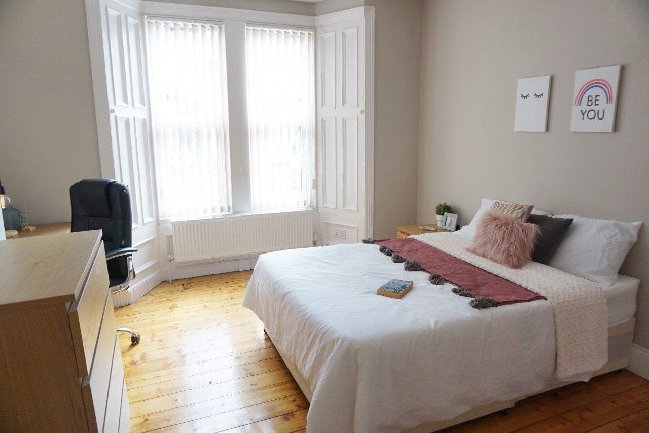 Flat Cardigan Terrace in Newcastle upon Tyne