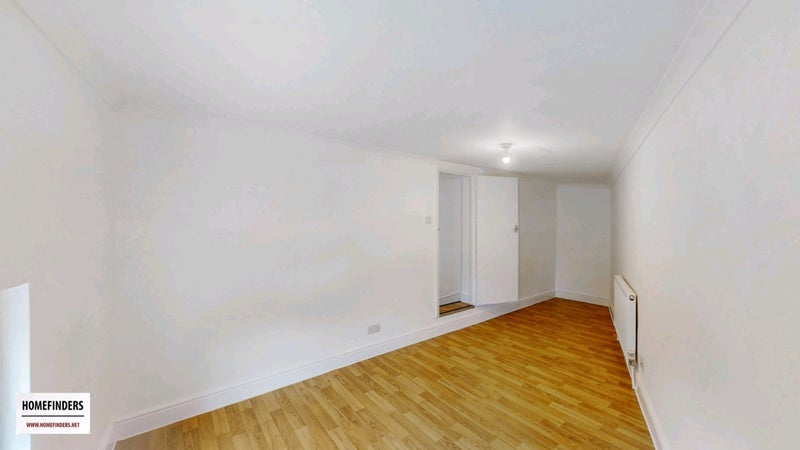 Room Well Street in Greater London