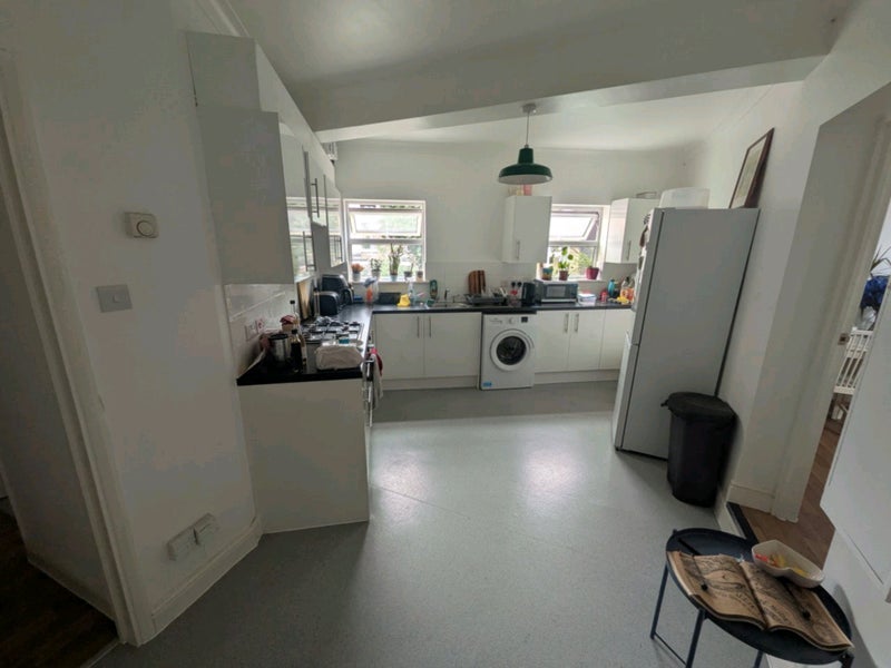 Room Well Street in Greater London