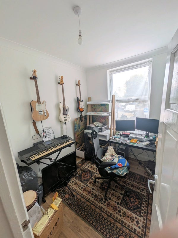 Room Well Street in Greater London