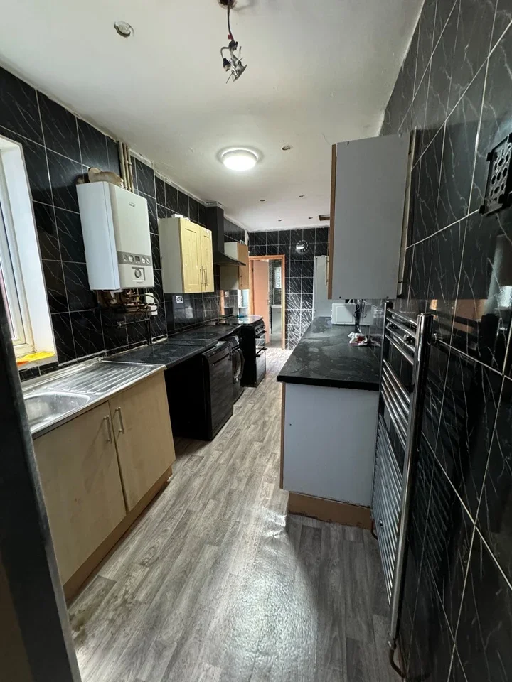 Room Woodall Road in Birmingham