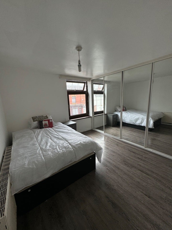 Room Woodall Road in Birmingham