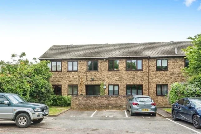 Flat Dove Court in West Oxfordshire