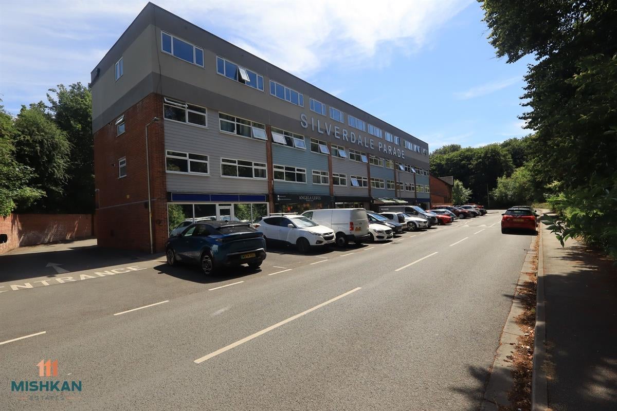 Flat Silverdale Road in Stockport