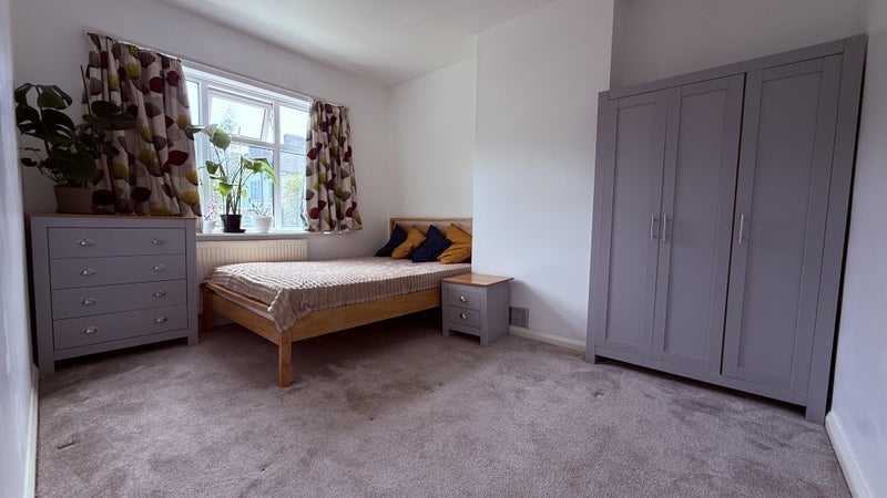 Room Federation Road in Greater London