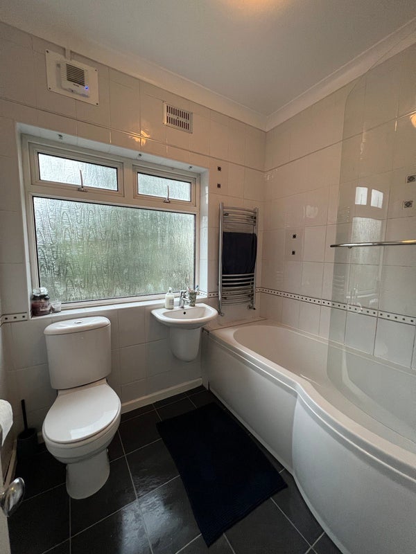 Room Federation Road in Greater London