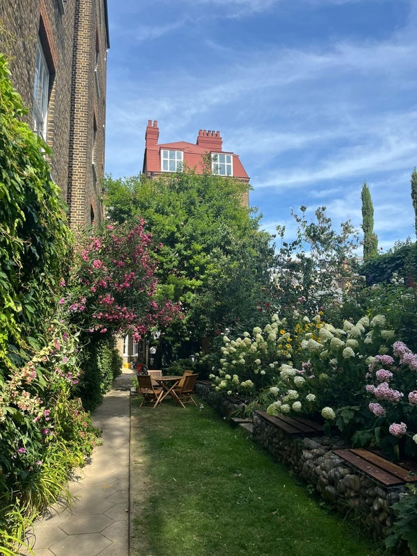 Flat Prince of Wales Drive in Greater London